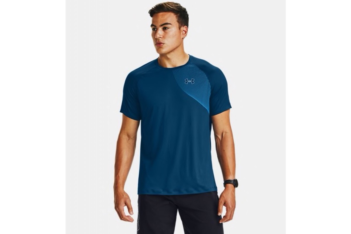 Under Armour Qualifier Iso-Chill Run T-Shirt Blue Iso-Chill technology  feels cool the instant you put it on. Like an ice pack built right in, its  ribbon-shaped nylon fibres disperse heat, whilst titanium